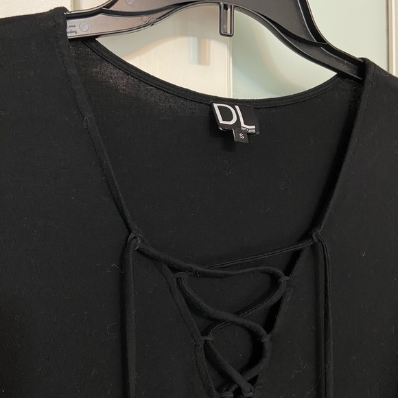 🌸 3 for $15 🌸 Long Sleeve Black Top w Tie Front - Picture 2 of 2